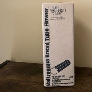 New The Pampered Chef Valtrompia Bread Tube - Flower #1550